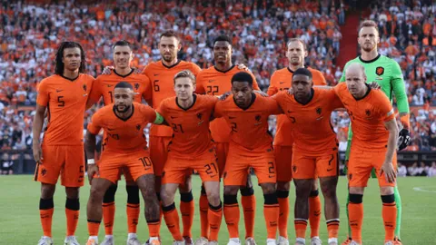 [NBA]皮蓬精准高抛，克拉克空中双手暴扣得分