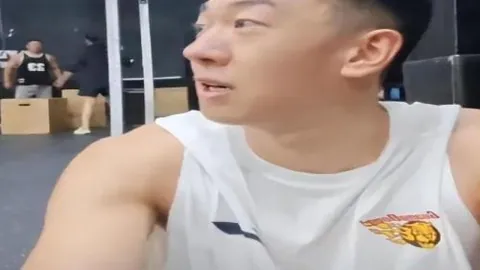 火焰队风暴：激战一触即发，回顾昨天轻松胜利瞬间